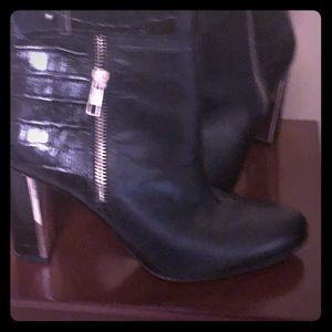 Ann Taylor booties, black leather